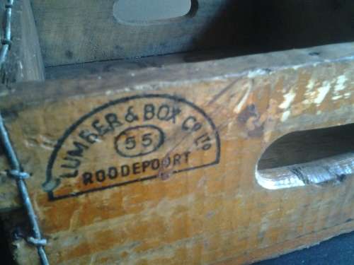 VINTAGE SPARLETTA WOODEN CRATE